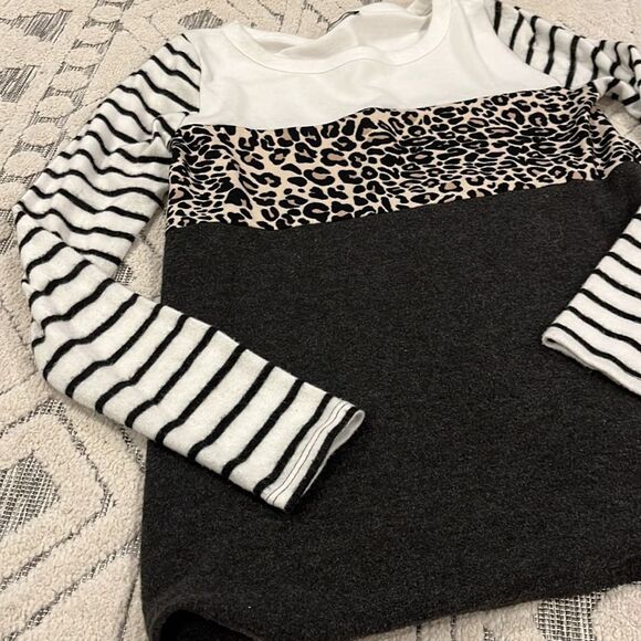 Staccato Multi Print Women’s Sweater - Picture 2 of 5